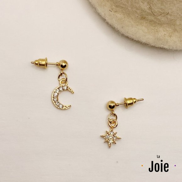 NEW 4 Pieces Rhinestone Star & Moon Earring Set - Picture 5 of 5
